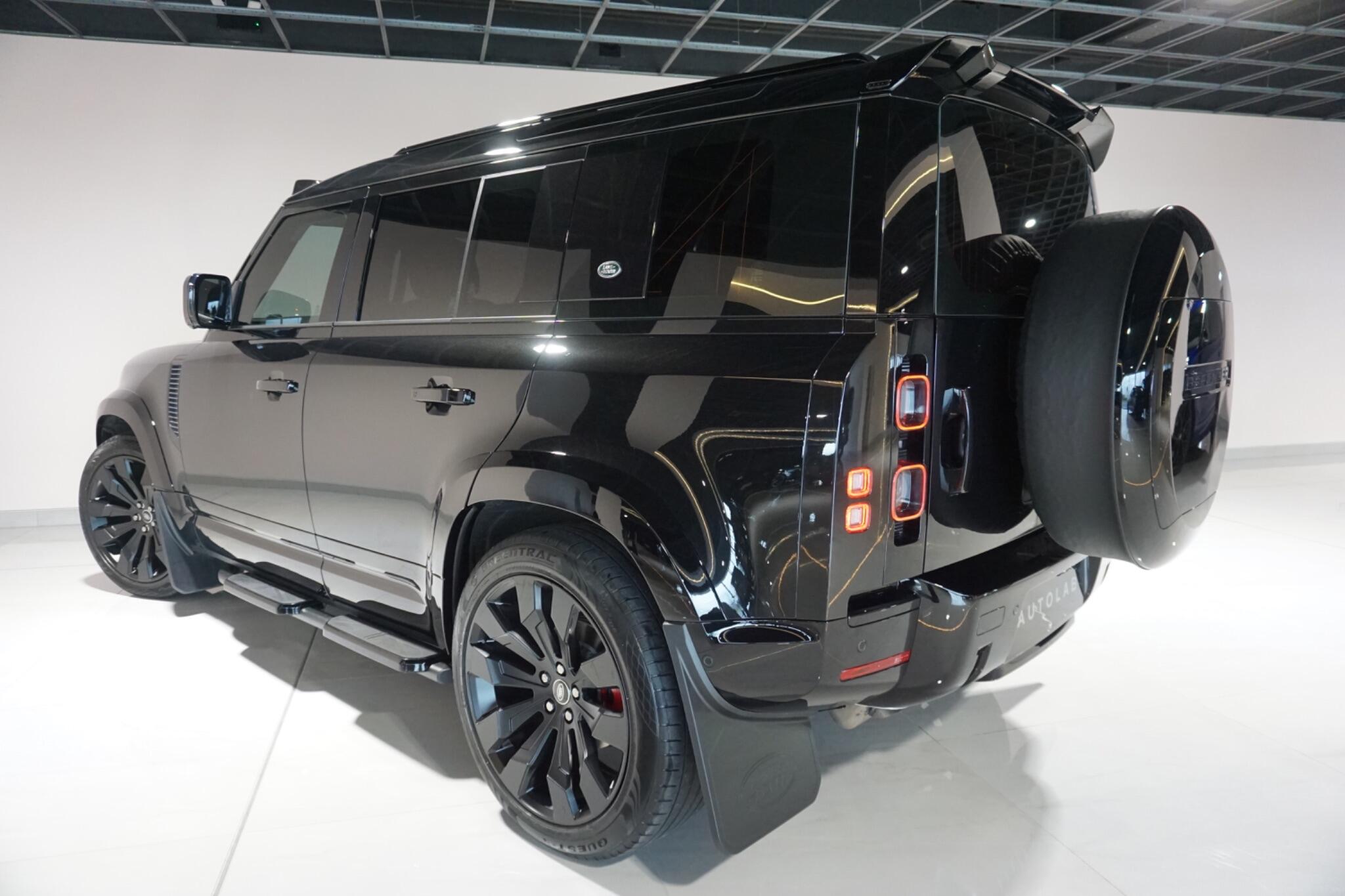 Land Rover Defender 110 3.0 D250 MHEV SE SUV 5dr Diesel Auto 4WD Euro 6 (s/s) (250 ps)